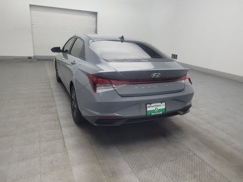 Used 2022 Hyundai Elantra SEL w/ Convenience Package FWD image 5