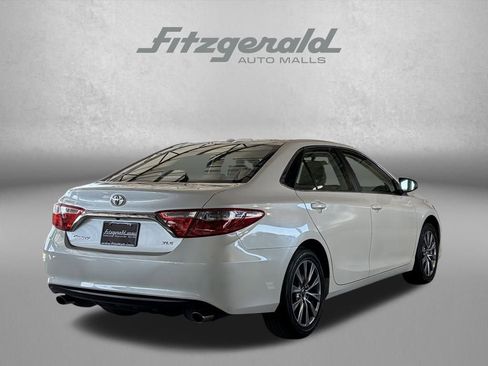 Used 2017 Toyota Camry XLE image 7