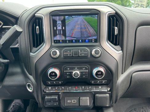 Used 2021 GMC Sierra 3500 Denali w/ Denali Ultimate Package AWD/4WD image 9