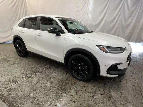 Certified 2024 Honda HR-V Sport image 3