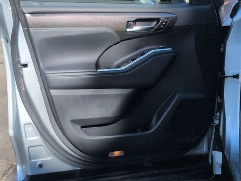 Certified 2021 Toyota Highlander Platinum image 14