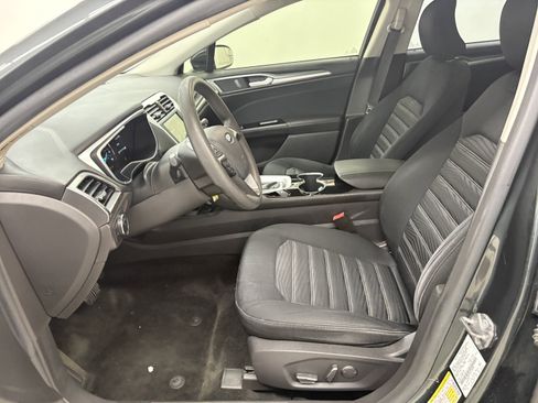 Used 2016 Ford Fusion SE FWD image 11