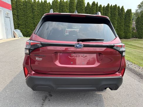 Used 2025 Subaru Forester Premium w/ Convenience Package #1 AWD/4WD image 4