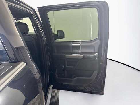 Used 2020 Ford F150 Platinum w/ Equipment Group 701A Luxury AWD/4WD image 32
