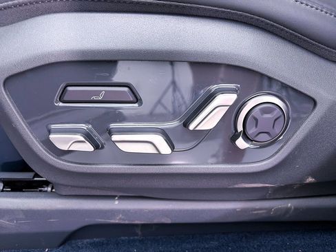 Used 2024 Kia EV9 GT-Line AWD/4WD image 23