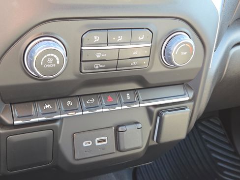 Certified 2022 Chevrolet Silverado 1500 Custom image 16