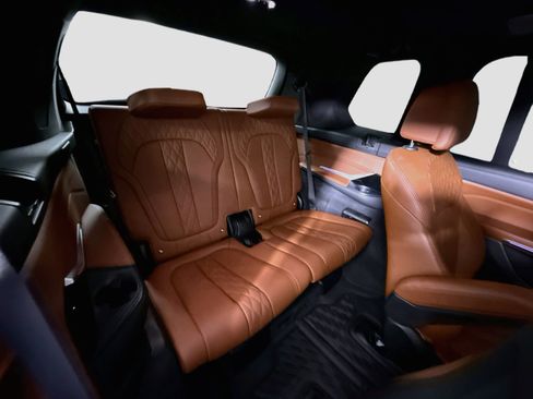 Used 2022 BMW X7 M50i AWD/4WD image 45
