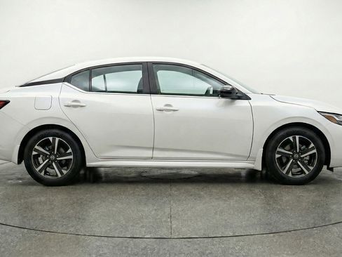 Used 2025 Nissan Sentra SV FWD image 11