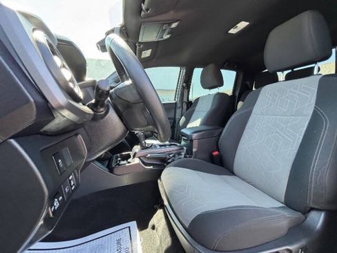Used 2020 Toyota Tacoma TRD Sport w/ Technology Package RWD image 18