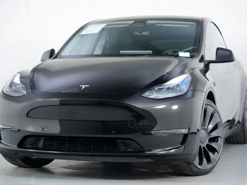 Used 2022 Tesla Model Y Performance image 3