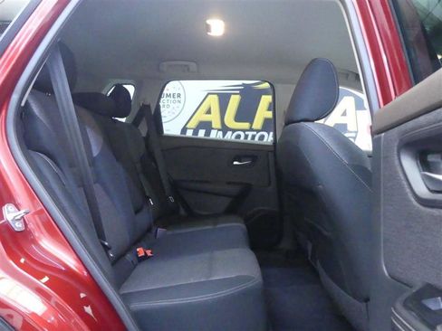 Used 2021 Nissan Rogue SV image 21