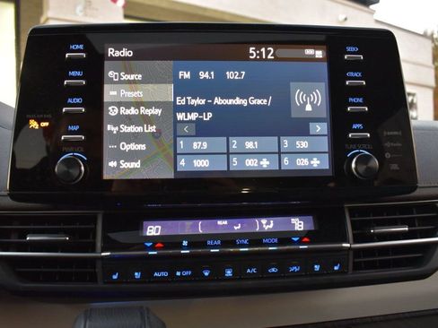 Used 2022 Toyota Sienna Platinum image 35