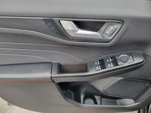 Used 2025 Ford Escape ST-Line FWD image 18