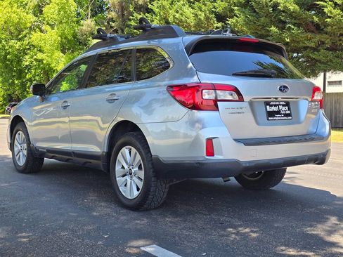 Used 2017 Subaru Outback 2.5i Premium AWD/4WD image 4