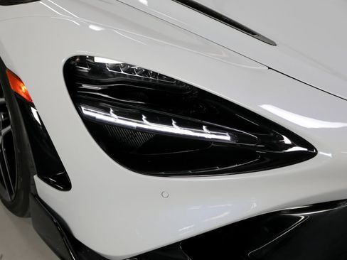 Used 2022 McLaren 765LT RWD image 14