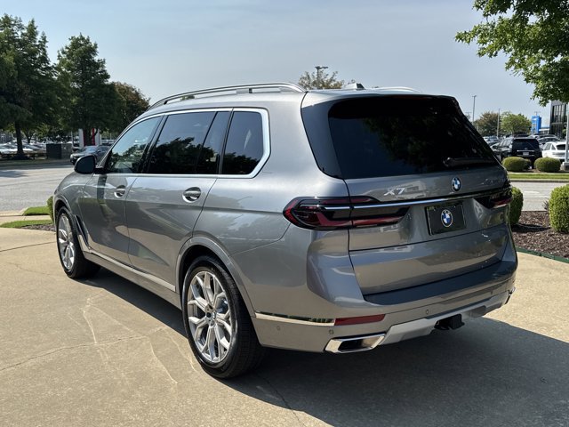Certified 2026 BMW X7 xDrive40i w/ Premium Package AWD/4WD image 3