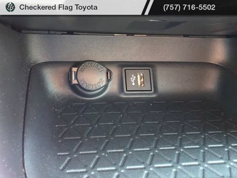 Used 2025 Toyota RAV4 XLE w/ Convenience Package FWD image 17