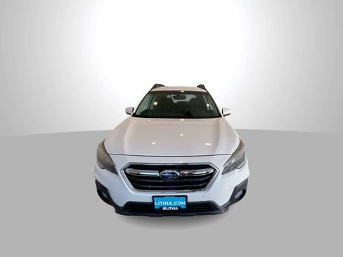 Used 2018 Subaru Outback 2.5i Premium image 3