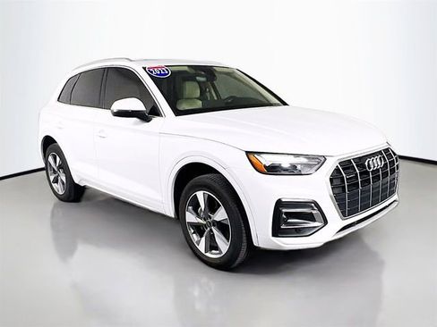 Used 2023 Audi Q5 2.0T Premium w/ Convenience Package AWD/4WD image 2