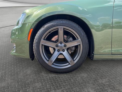 Used 2018 Chrysler 300 S w/ S Model Appearance Package RWD image 16