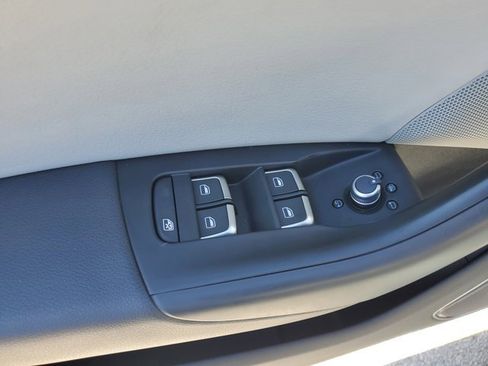 Used 2015 Audi Q3 2.0T Prestige w/ Prestige Package image 15