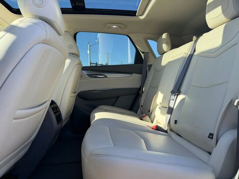 Used 2019 Cadillac XT5 Luxury image 12