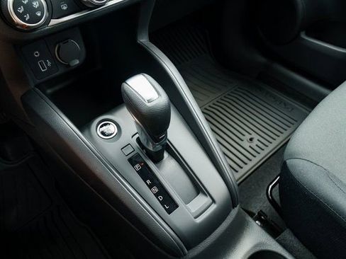 New 2025 Nissan Kicks Play S image 16