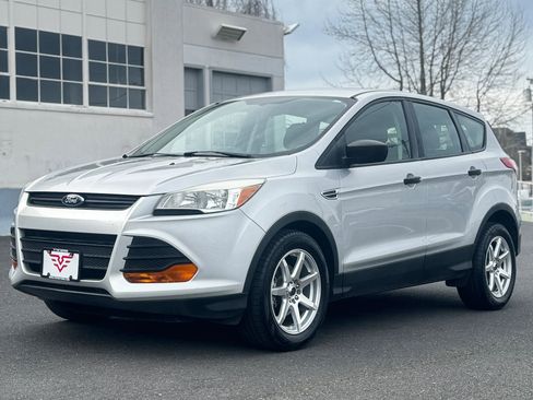 Used 2015 Ford Escape S image 2