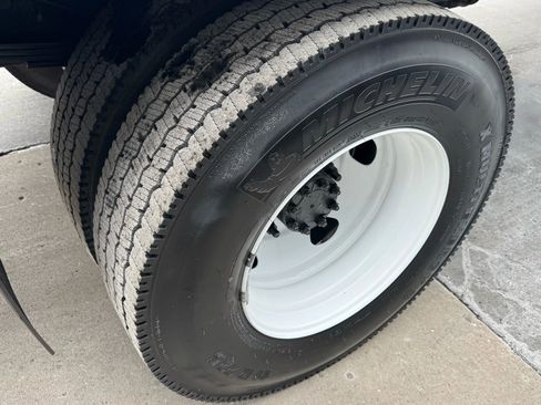 Used 2022 Ford F650 2WD Regular Cab Super Duty image 30