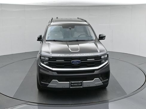 Certified 2025 Ford Expedition Max Platinum w/ Driver's Package AWD/4WD image 44
