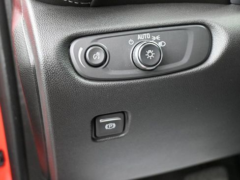 Used 2025 Chevrolet Blazer LT FWD image 25
