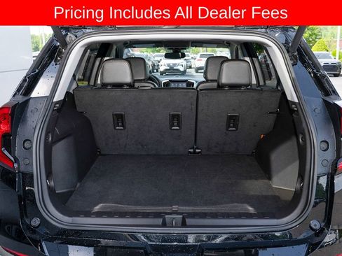 Used 2024 GMC Terrain SLT AWD/4WD image 5
