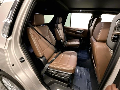 Used 2023 Chevrolet Tahoe High Country w/ LPO, Illumination Package AWD/4WD image 26