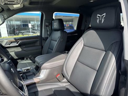 New 2025 Chevrolet Silverado 1500 RST AWD/4WD image 39