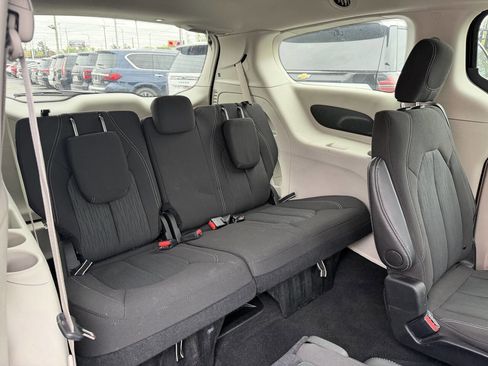 Used 2024 Chrysler Voyager LX FWD image 24