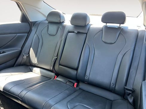 Used 2023 Hyundai Elantra Limited w/ Preferred Accessory Package FWD image 13