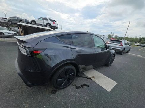 Used 2026 Tesla Model Y 2WD image 4