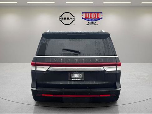 Used 2024 Lincoln Navigator Reserve image 4