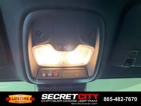 Used 2024 Chevrolet Colorado ZR2 AWD/4WD image 19