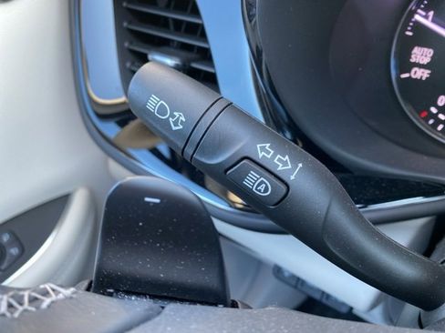 Used 2023 Buick Envision Avenir image 24