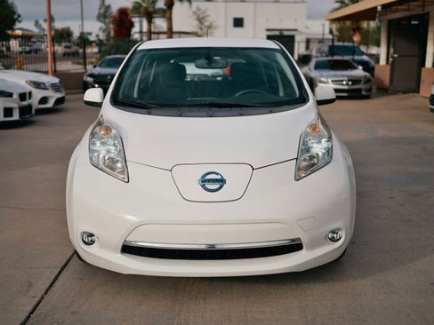 Used 2015 Nissan Leaf SV w/ LED & Quick Charge Package image 2