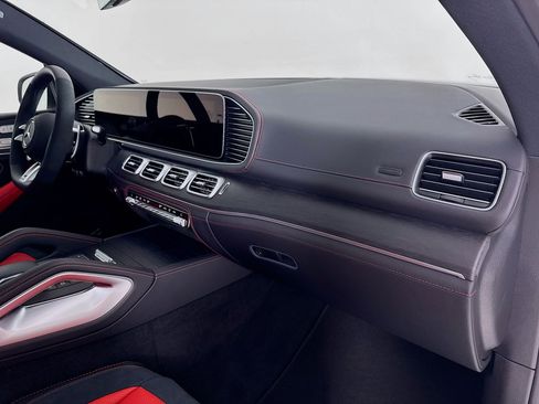 New 2026 Mercedes-Benz GLE 53 AMG 4MATIC Coupe image 32