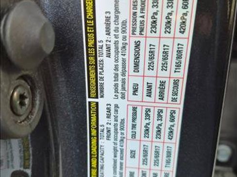 Used 2018 Toyota RAV4 LE FWD image 15