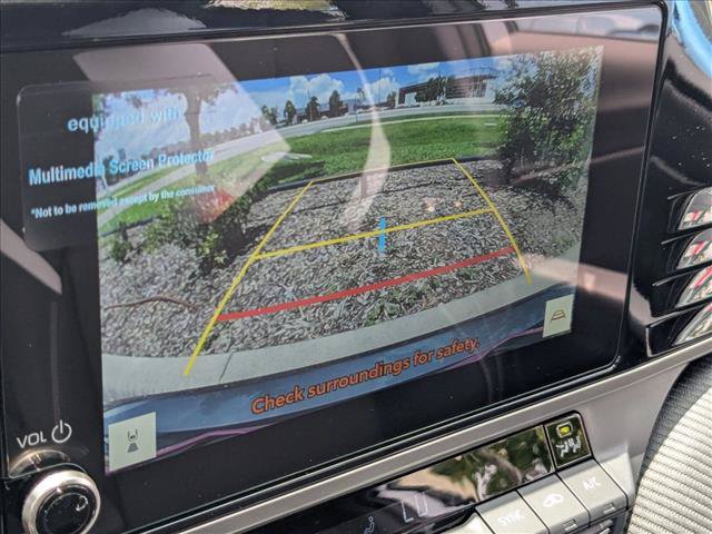 Used 2025 Toyota Camry SE FWD image 11