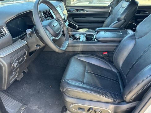 Used 2024 Jeep Wagoneer Series II w/ Flexible Seating Group RWD image 22