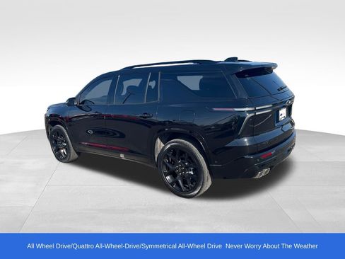 Used 2025 Chevrolet Traverse RS AWD/4WD image 3