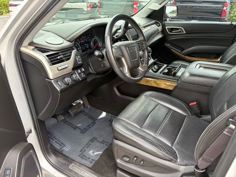 Used 2017 GMC Yukon Denali w/ Open Road Package AWD/4WD image 13