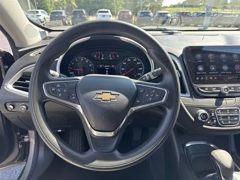 Used 2024 Chevrolet Malibu LT FWD image 9