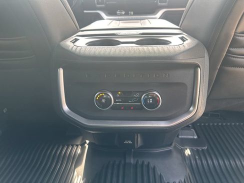 Used 2025 Ford Expedition Tremor AWD/4WD image 30