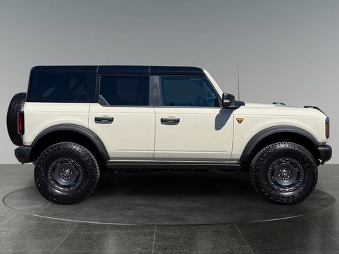 Used 2025 Ford Bronco Badlands AWD/4WD image 10